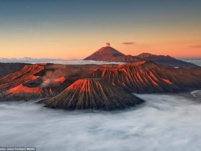 印尼火山迎来新活力，绽放壮丽自然奇观